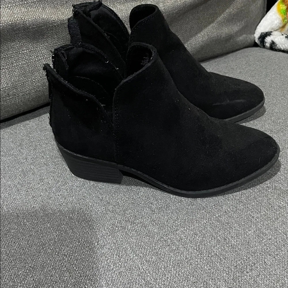 Old Navy Pointy Black Ankle Boots